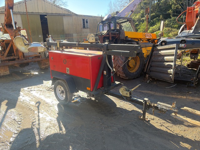 2012 Chicago Pneumatic S/A Light Tower