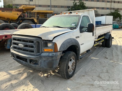 2005 Ford F-450 4x4 Pickup (Inoperable)