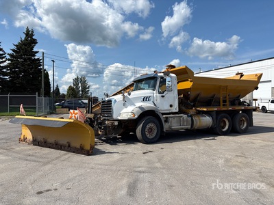 2012 Mack GU813 6x4 プラウトラック