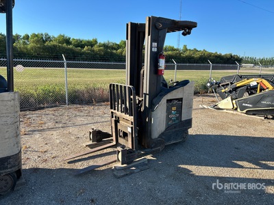 2004 Crown RR522545 Chariot Élévateur Électrique
