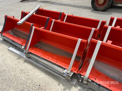 Quantity of (3) Kubota 47 in General Purpose Ag Cazo para Tractor