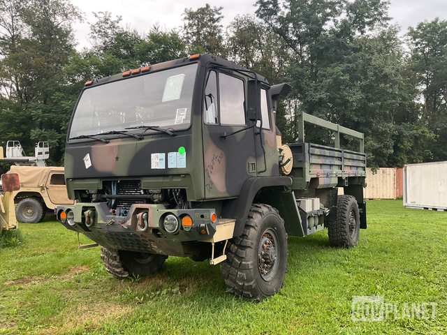 Stewart & Stevenson M1078A1 LMTV 4x4 Cargo Truck