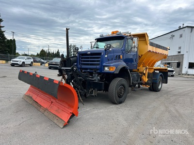 1999 Sterling L9501 4x4 Ciężarówka z rozrzutnikiem