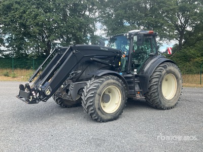 2021 Valtra T254 Versu 4WD Tractor