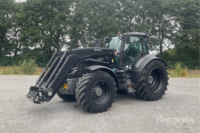 2022 Valtra T235 Direct Tracteur agricole 4 roues motrices