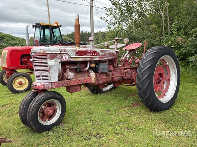 Farmall Super H アンティーク トラック トラクター (Inoperable)