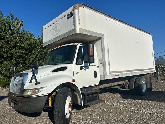 2003 International 4300 4x2 Van Truck