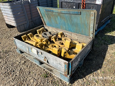 Quantity of Pintle Hook Adaptors