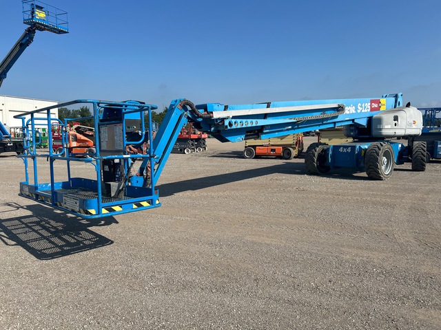 2015 Genie S-125 4WD Diesel Telescopic Boom Lift