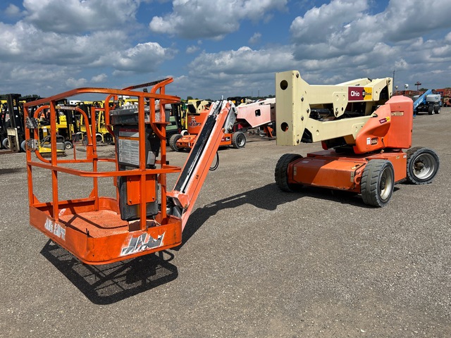 2015 JLG E450AJ 2WD Electric Articulating Boom Lift