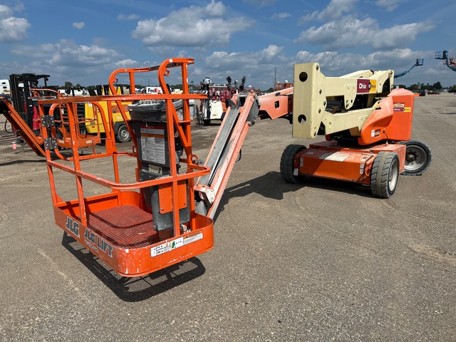2015 JLG E450AJ 2WD Electric Articulating Boom Lift 2015 JLG E450AJ 2WD Electric Articulating Boom Lift
