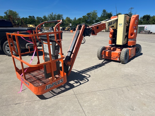 2014 JLG E300AJP 2WD Electric Articulating Boom Lift 2014 JLG E300AJP 2WD Electric Articulating Boom Lift