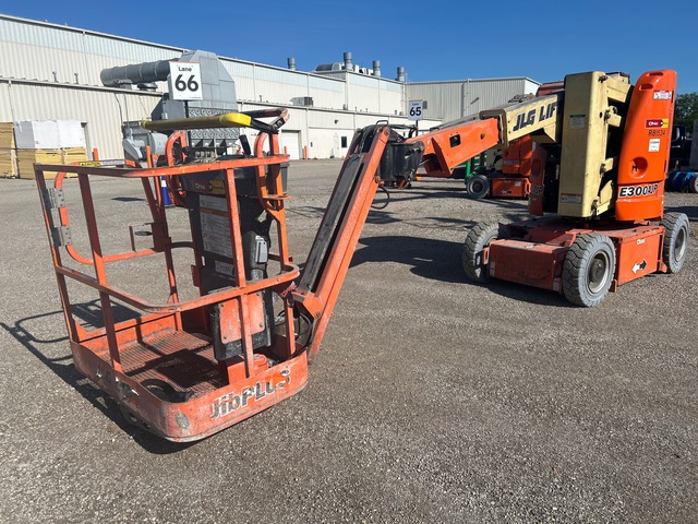 2014 JLG E300AJP 2WD Electric Articulating Boom Lift 2014 JLG E300AJP 2WD Electric Articulating Boom Lift