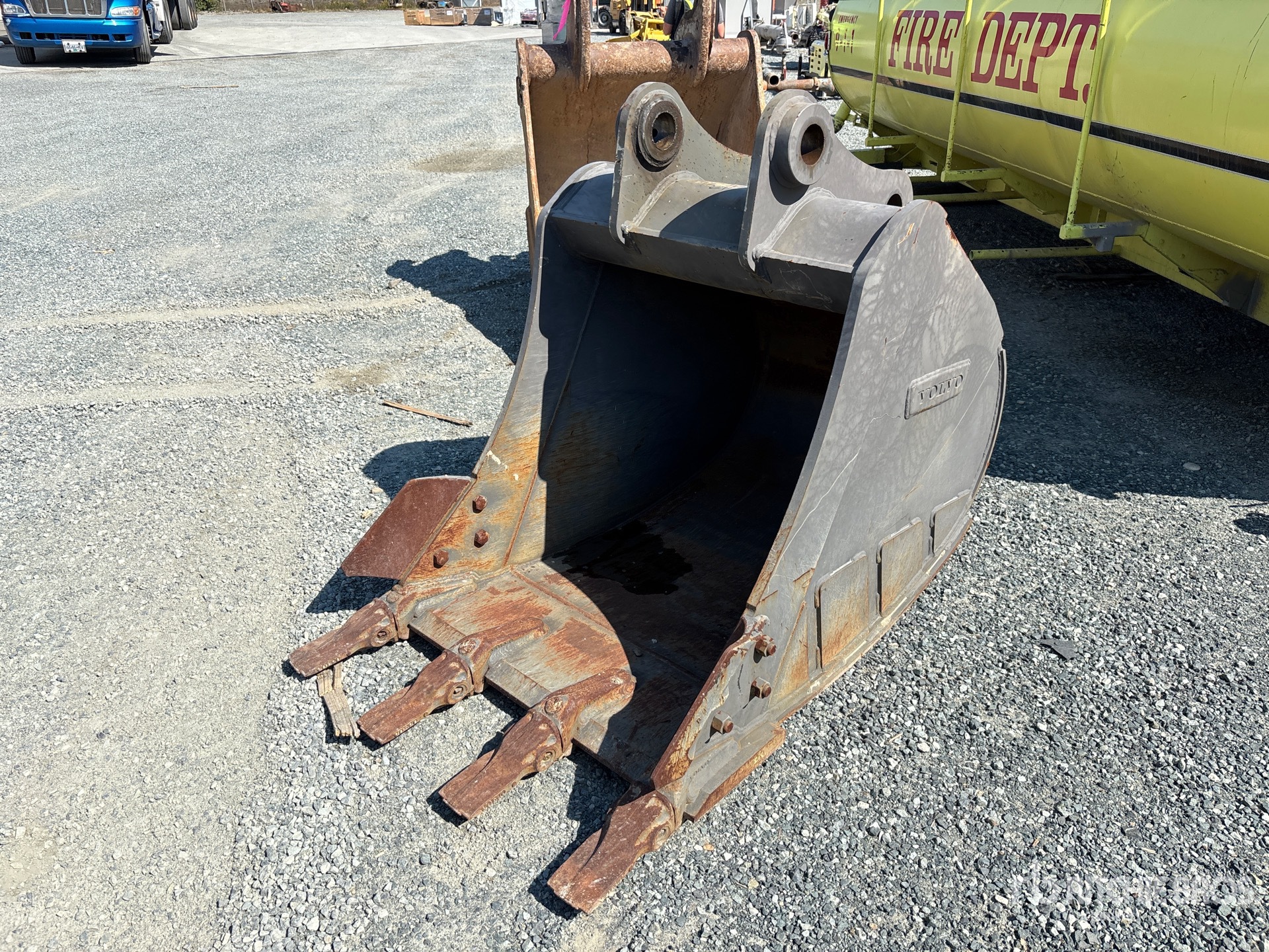 2019 Volvo 42 in Digging Excavator Bucket