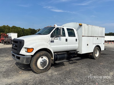 2008 Ford F-750 XL 4x2 Crew Cab Utility Truck