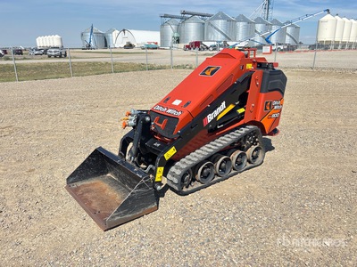 2020 Ditch Witch SK800 Mini Compact Track Loader