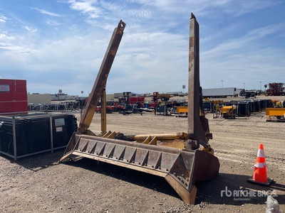 Cat D7R 144 in Blade Attachment