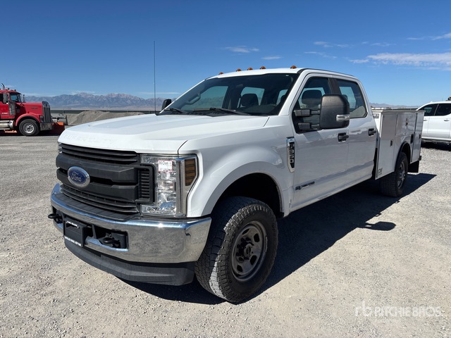 2019 Ford F-350 XL 4x4 Crew Cab Utility Truck