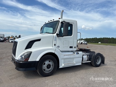 2012 Volvo VNL 4x2 Ciągnik siodłowy z kabiną dzienną S/A