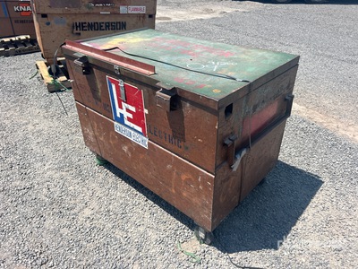 Knaack 4830 Job Site Box