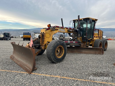2013 John Deere 770G AWD Niveleuse motorisé
