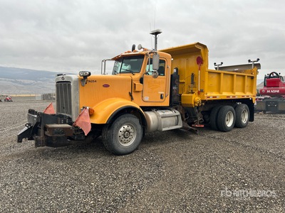 2011 Peterbilt 367 6x4 Camion chasse-neige