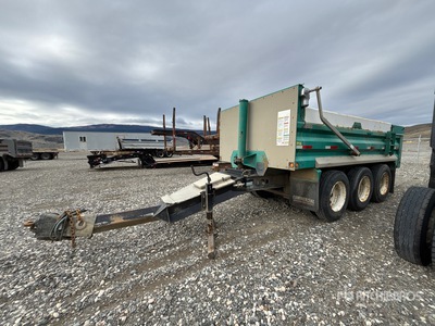 2015 Cancade 17 ft Tri/A Kippwagen