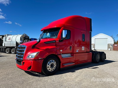 2023 Freightliner Cascadia 126 6x4 تراكتور شاحنة كابينة النوم (ثنائية المحور)