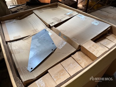 Lot of (100) Metallic Tread, Nonskid Step Plate