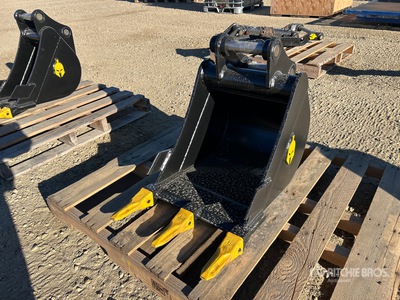 2026 Dynamic Entities 35CL 18 in Q/C Excavator Bucket - Fits Cat 303, 303.5, 304 Case, New Holland, Kobelco SK35 Deere/Hitachi 35D/G (Unused)