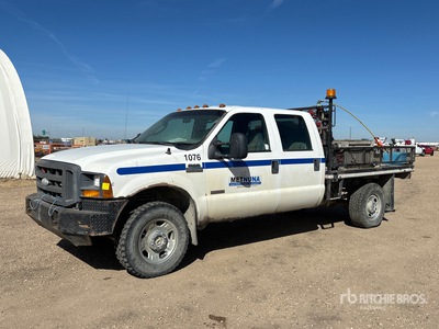 2005 Ford F-350 XL 4x4 Crew Cab Flatbed Truck