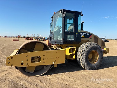 2012 Cat CS56 Smooth Drum Compactor