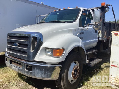 2005 Ford F-750 XL 4x2 S/A Dump Truck