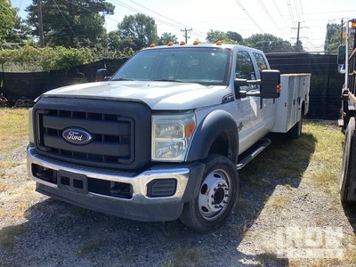 2015 Ford F-450 XL 4x2 Crew Cab Utility Truck