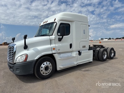 2015 Freightliner Cascadia 125 6x4 Ciągnik siodłowy T/A z kabiną sypialną