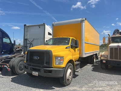 2017 Ford F-650 4x2 Camion fourgon