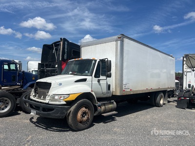2016 International 4300 4x2 Camion fourgon