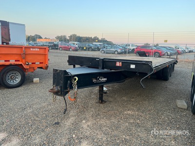 2002 Mcelrath B25M10M 20000 lb 25 ft T/A Equipment Trailer