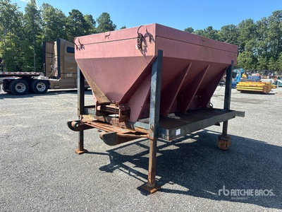 Hydraulic 12 x 8 Salt Spreader