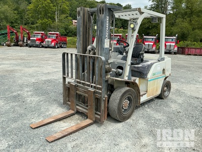 2017 UniCarriers Americas Corporation MD1F4A35V 7600 lb Pneumatic Tire Wózek widłowy