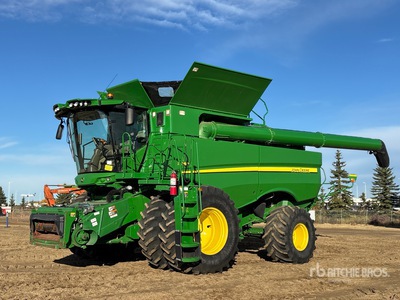 2018 John Deere S780 Combine Harvester