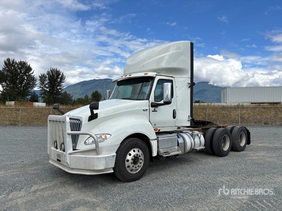 2019 International LT625 6x4 Ciągnik siodłowy T/A z kabiną dzienną