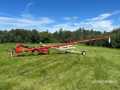 2016 Farm King 1070 10 in x 70 ft Swing Grain Auger