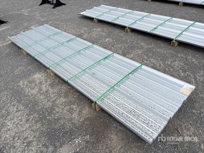 Quantity of (50) 2025 Kit Containers Steel R Panel 12 ft x 3 ft .014 Thickness Divers - Matériaux de construction