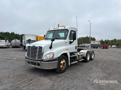 2014 Freightliner Cascadia 125 6x4 T/A Day Cab Truck Tractor