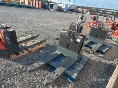 Toyota 8HBW23 4500 lb Electric Transpallet