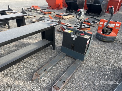 Toyota 8HBW23 4500 lb Electric Transpallet