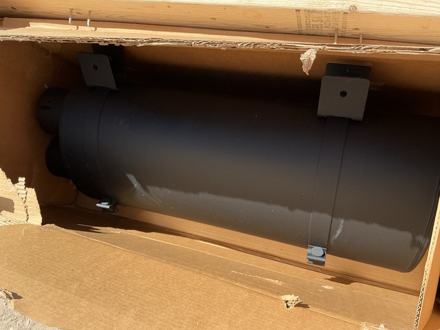 Navistar 3896273C1 Muffler