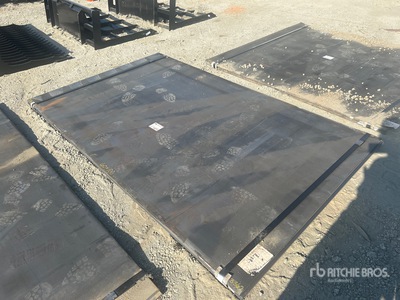 Quantity of (2) 2025 Kit Containers 5 ft x 8 ft 3 in (1 in Thick) ألواح الصلب (Unused)