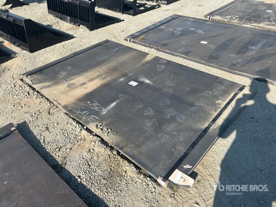 Quantity of (2) 2025 Kit Containers 5 ft 1 in x 8 ft (1 in Thick) ألواح الصلب (Unused)